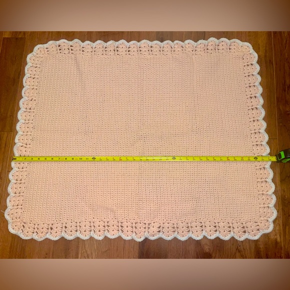 Crochet Baby Layette & Blanket Set Beanie Hat, Bonnet, Booties, Sweater homemade - Picture 5 of 16